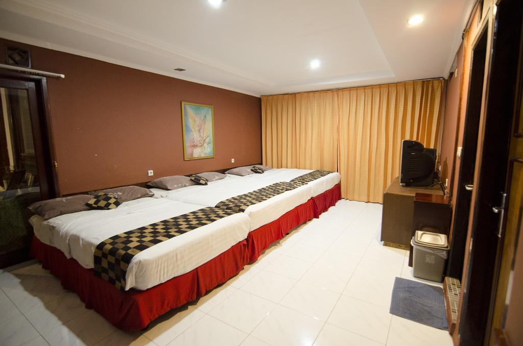 Fora Guest House Taman Lingkar Bandung Extérieur photo