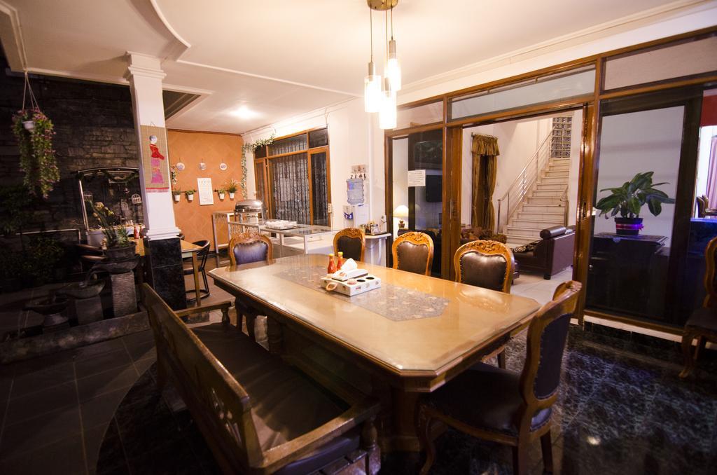 Fora Guest House Taman Lingkar Bandung Extérieur photo