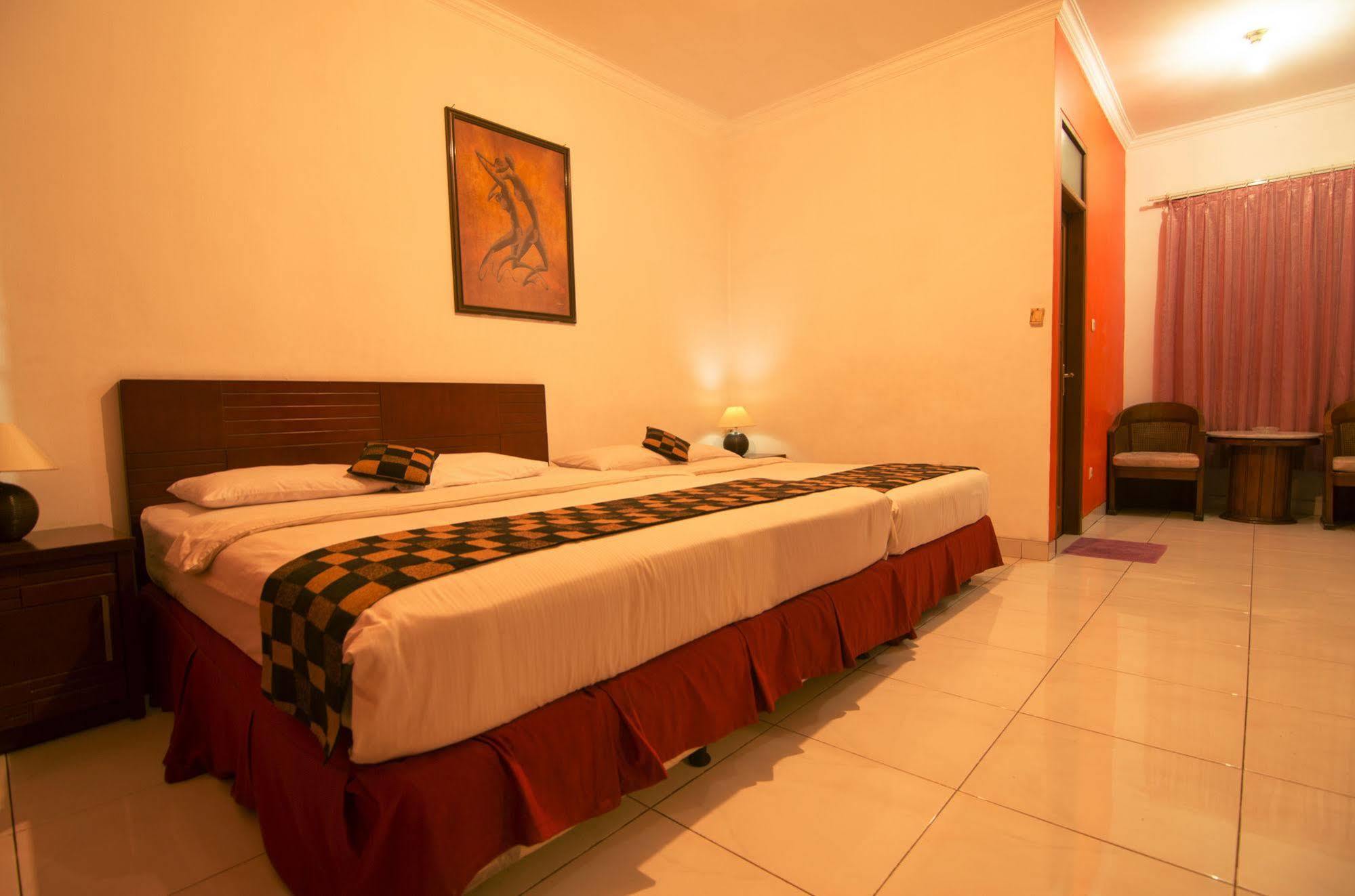 Fora Guest House Taman Lingkar Bandung Extérieur photo